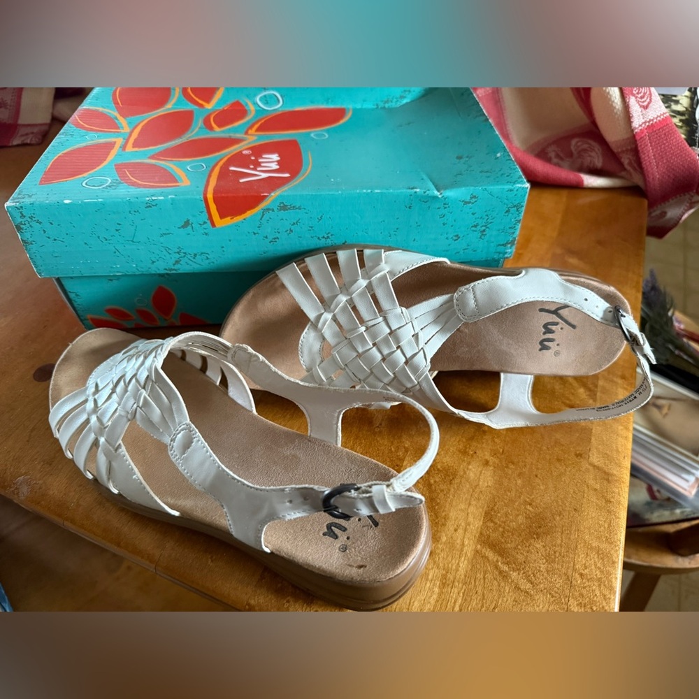 Yuu white sandals size 7.5 M